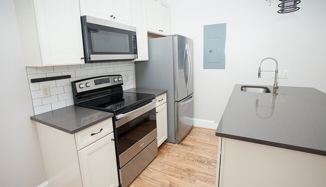 Building Photo - 122 S Main St Unit 203