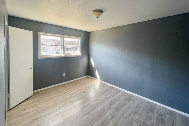 Photo - Comfortable 1 Bed 1 Bath Unit for Rent in ...