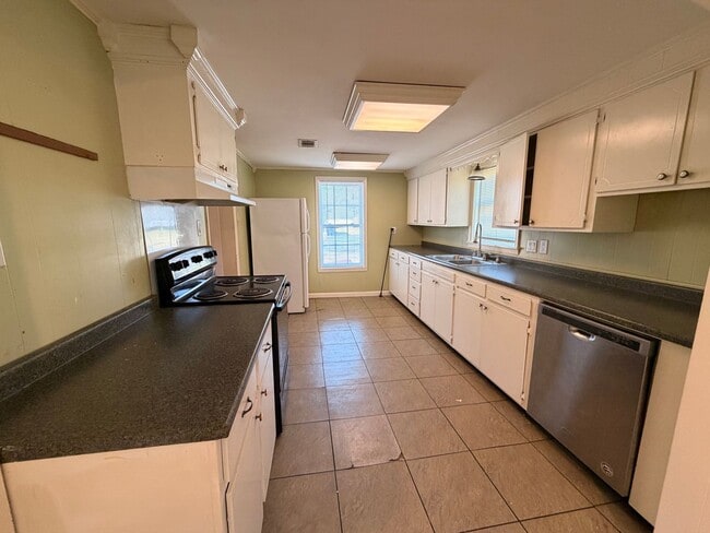 Photo - Come look at this 2-bedroom 1-bathroom home