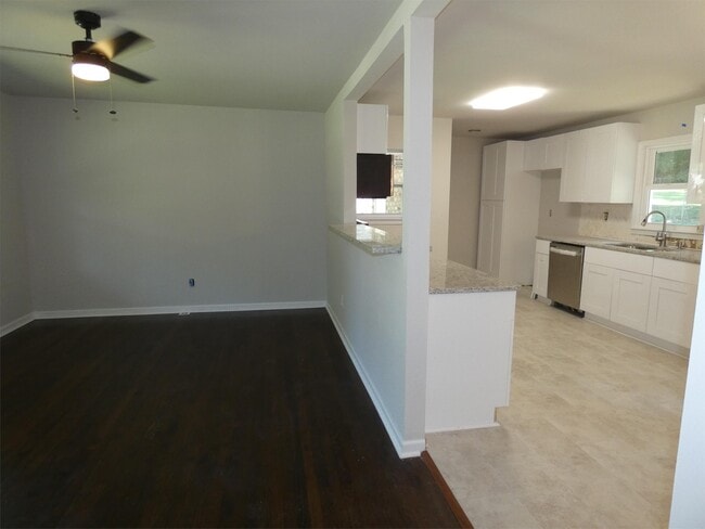 Photo - 1920 Janet Ln