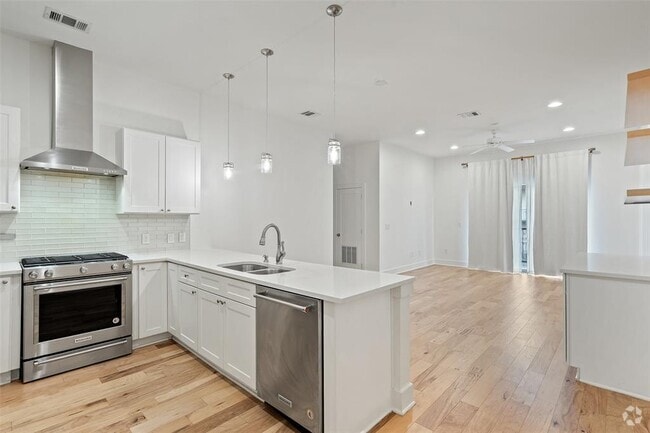 Building Photo - 908 Nueces St Unit 46 Rental