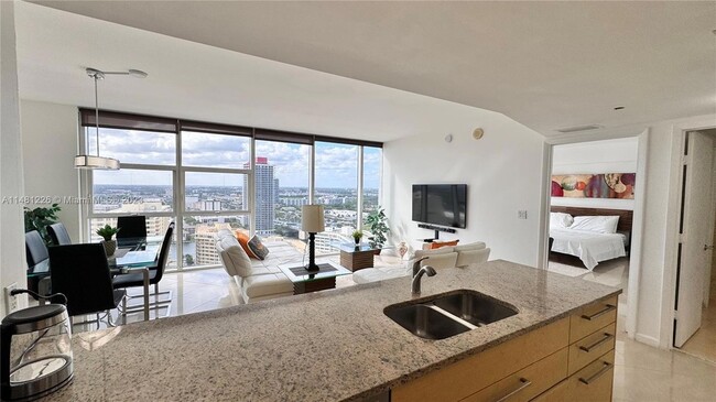 Building Photo - 1830 S Ocean Dr Unit 2407 Rental