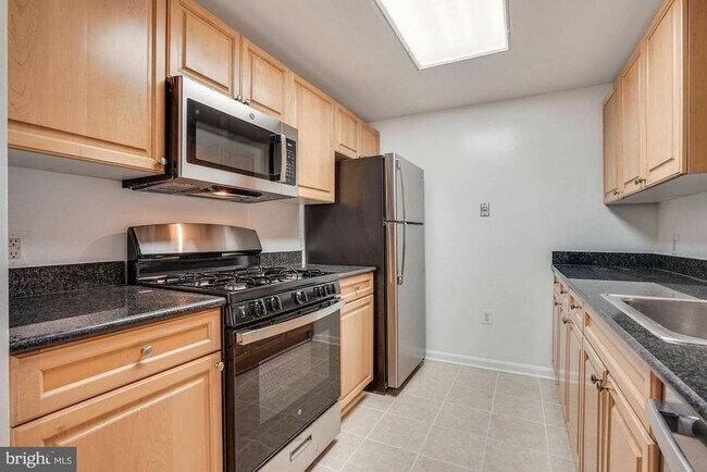 2726 Gallows Rd Unit 413