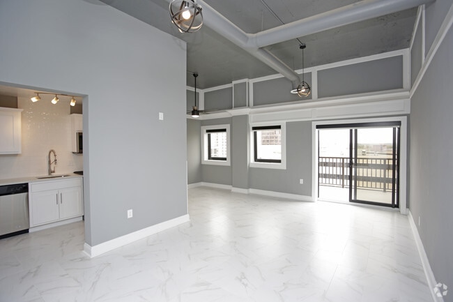 1BR, 1BA - East Facing & Vaulted Ceilings_754 SF