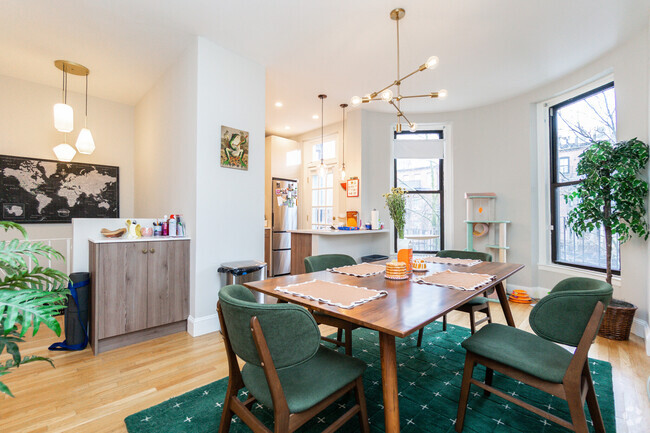 Building Photo - 209 W Newton St Unit 2 Rental