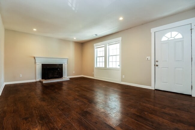 Photo - 1865 Jaywood Cir