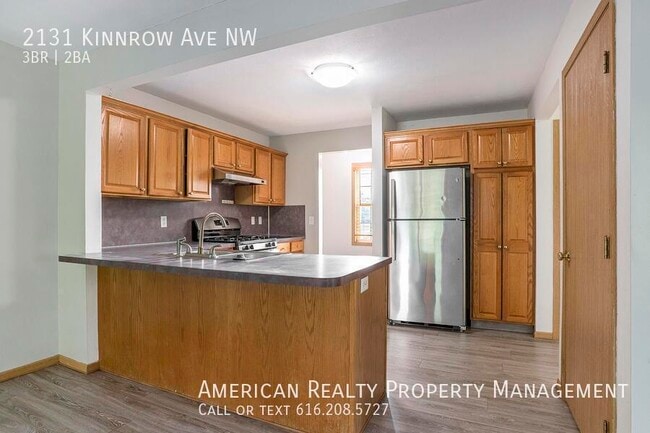 Photo - 2131 Kinnrow Ave NW
