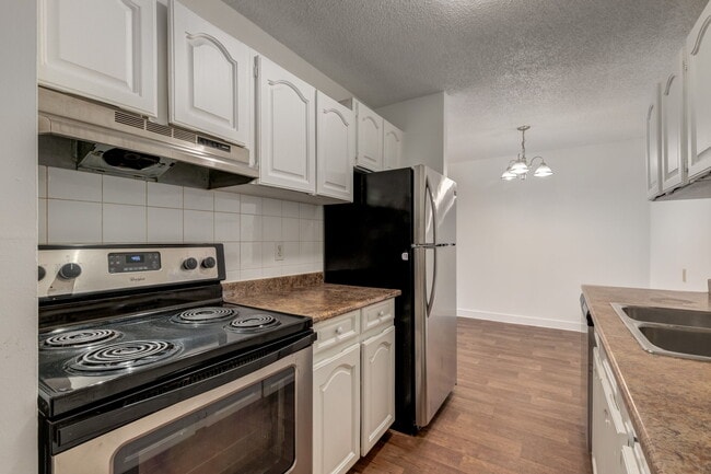Photo - Applewood Village