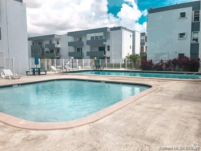Building Photo - 2496 SW 17th Ave Unit 5113 Rental