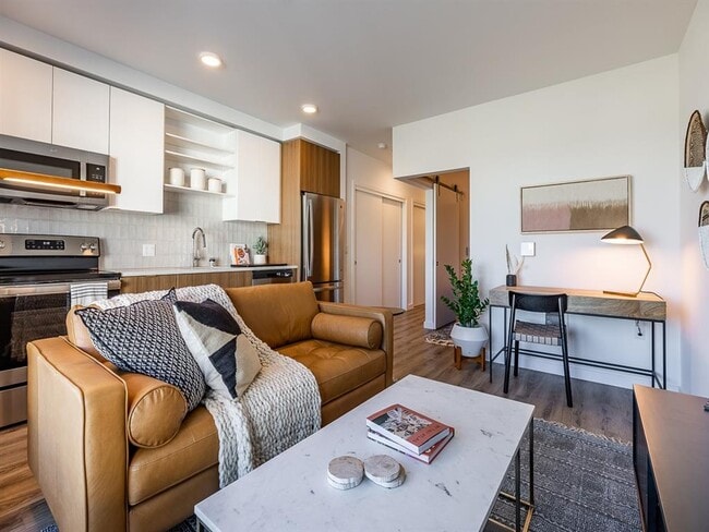 Photo - Mason & Main