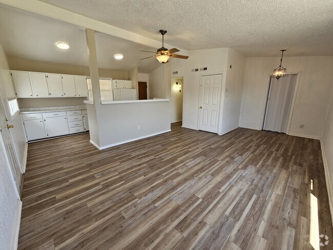 Building Photo - 1006 S Plains Park Dr Rental