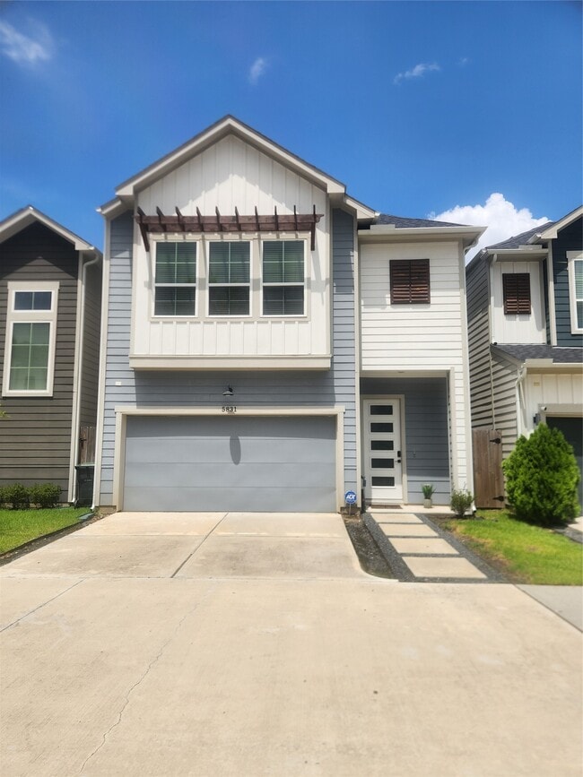 Building Photo - 5831 Highland Sky Ln