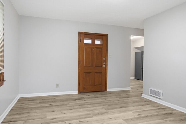 Photo - 4612 Rookwood Ave