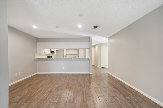 Photo - 20309 Sunny Shores Dr Unidad C