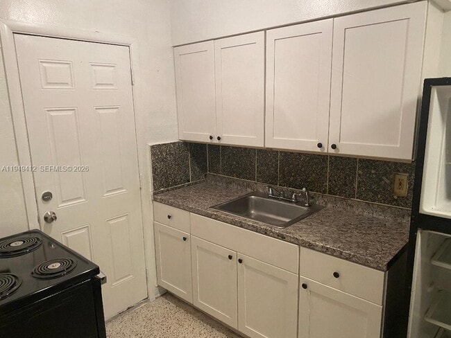 Photo - 626 NE 61st St Unit 5