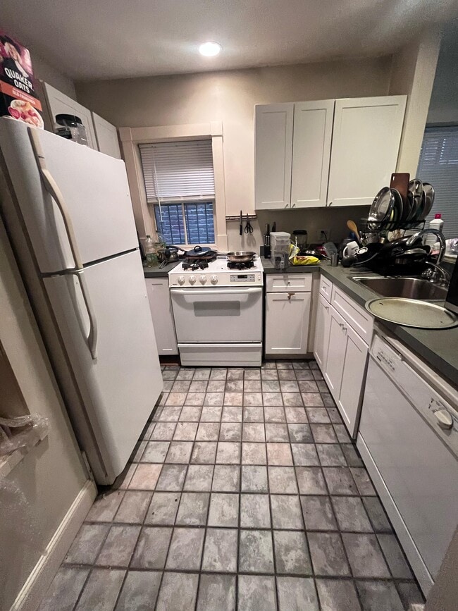 Building Photo - 151 Highland St Unit 1