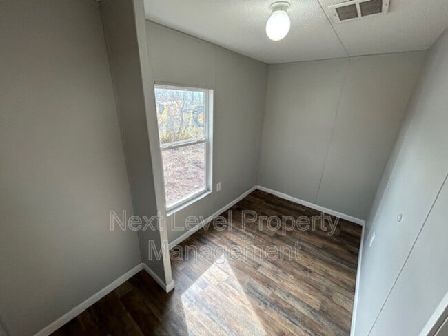 Photo - 111 S Cedar Dr