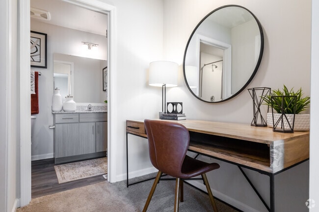 2BR 2,5 BA - Primer dormitorio - Orland Ridge Towns and Villas