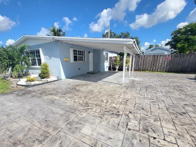 Photo - 7031 Taylor St