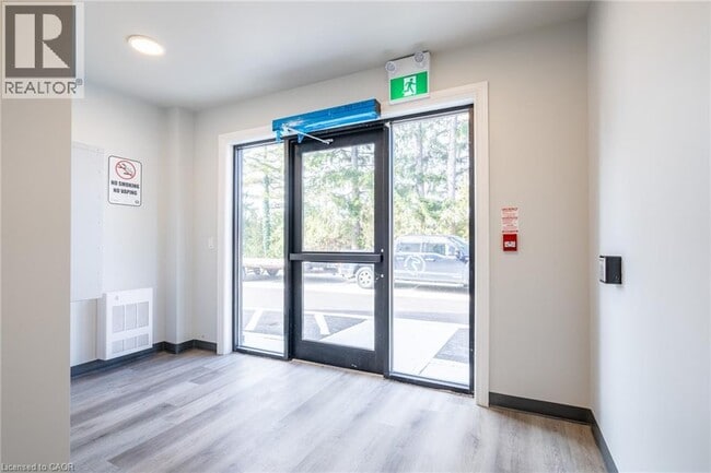 Photo - 259 King St E Unité 304