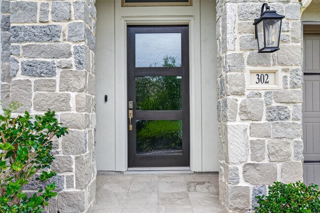 Photo - 302 Sky Top Dr