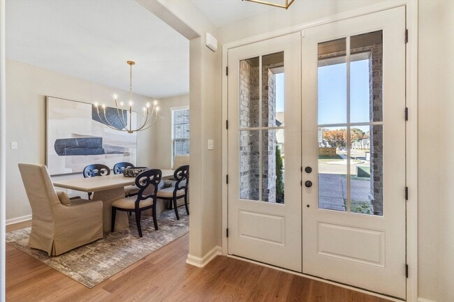 Photo - 584 Holden Dr