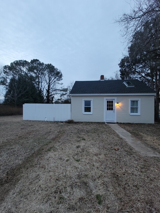 Building Photo - 581 Hamilton Blvd Rental