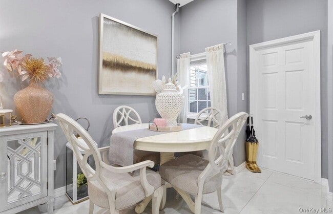 Photo - 526 Linwood St