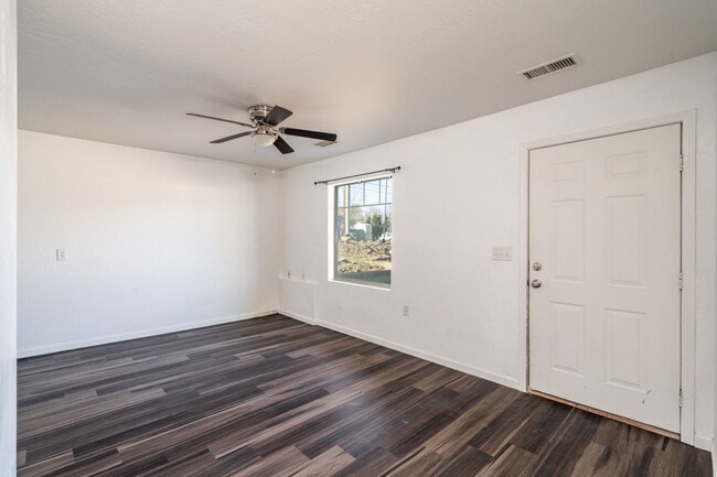 Photo - 408 w hillside ave