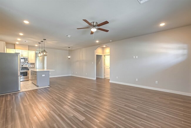 Photo - 910 King St
