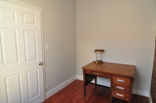 Photo - 506 E 188th St Unidad Apt 3