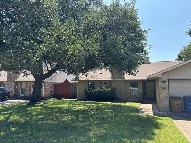 Photo - 11905 Oak Knoll Dr