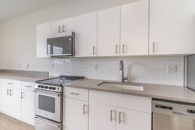 Lansing City View Apartments