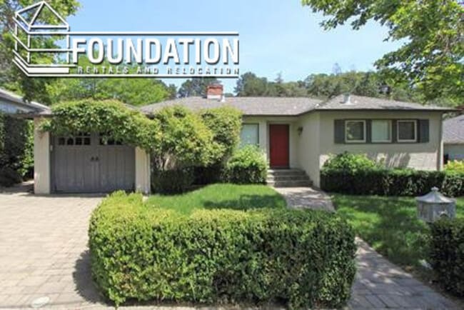 Building Photo - 124 Hilldale Dr