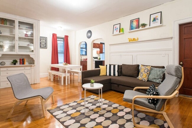 Photo - 1253 Beacon St