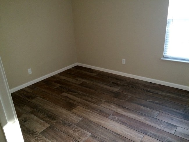 Photo - 1712 Poage Ave