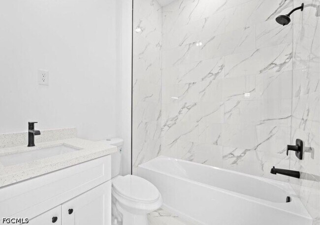 Photo - 913 NE 15th Ln