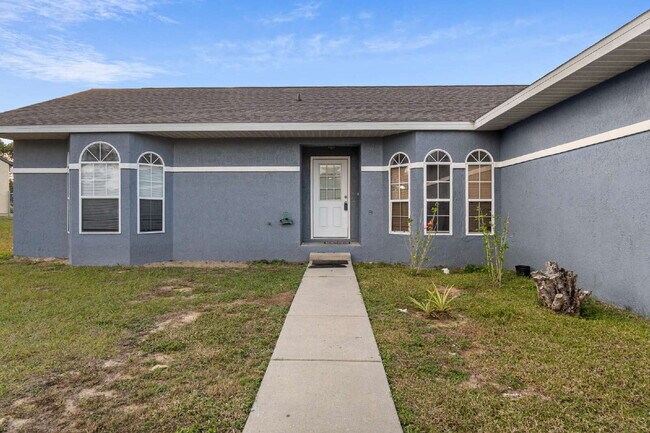 Photo - 3BR, 2BA available now in Silver Springs Shores