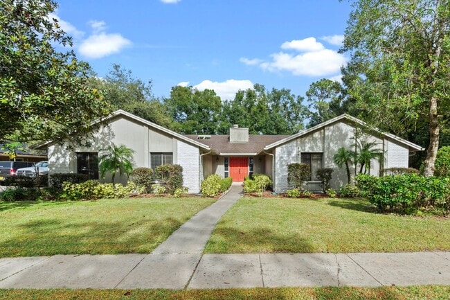 Building Photo - Charming 4-Bedroom Home with Pool on Large Lot in Longwood!