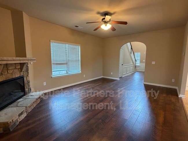Photo - 3012 Burgess St