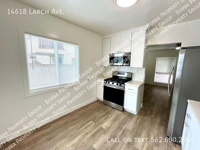 Photo - 14618 Larch Ave
