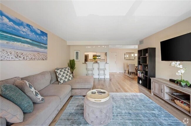 Building Photo - 5460 White Oak Ave Unit E118 Rental