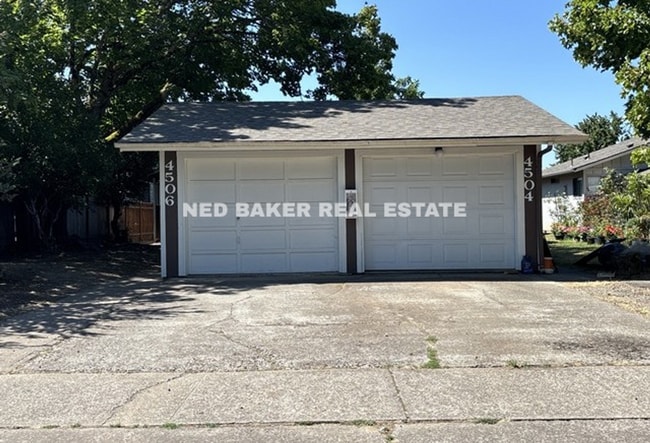 Building Photo - 4504-4506 Campbell Dr SE Unit 4506