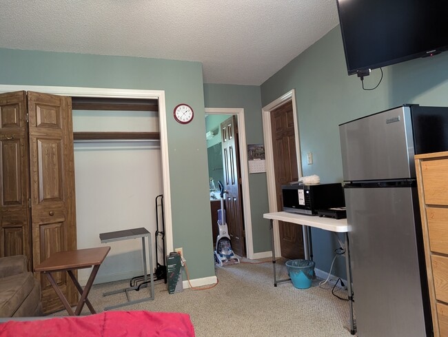 Photo - 1623 Lakeview Dr