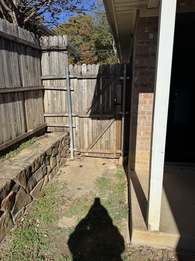 Photo - 7802 Downe Dr