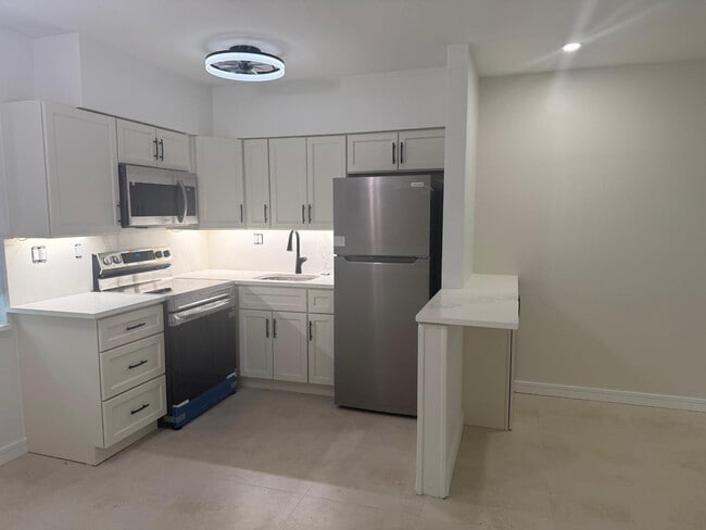 Photo - 2725 Middle River Dr