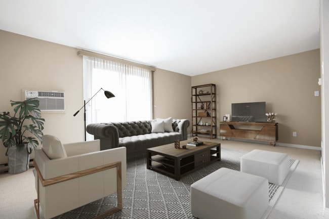 Photo - 990-1000 Markham Rd