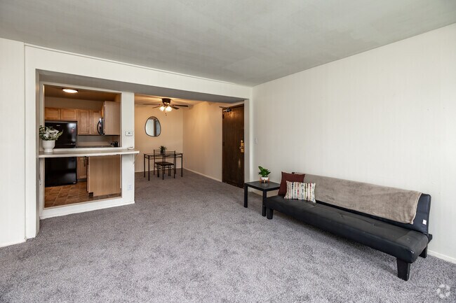 3BR, 2BA - 1,026SF - Living Room