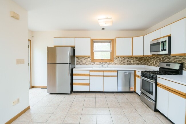 Photo - 201 Chesterton Blvd Unidad Upper