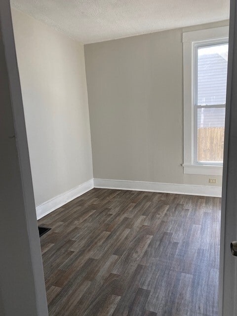 Photo - 2130 E Oak St